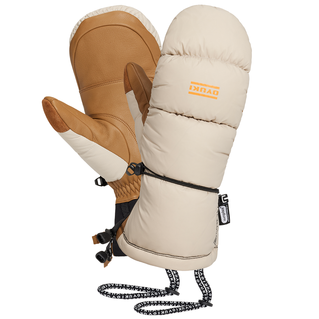 GLOVESMITTS_0224_EB-266203-